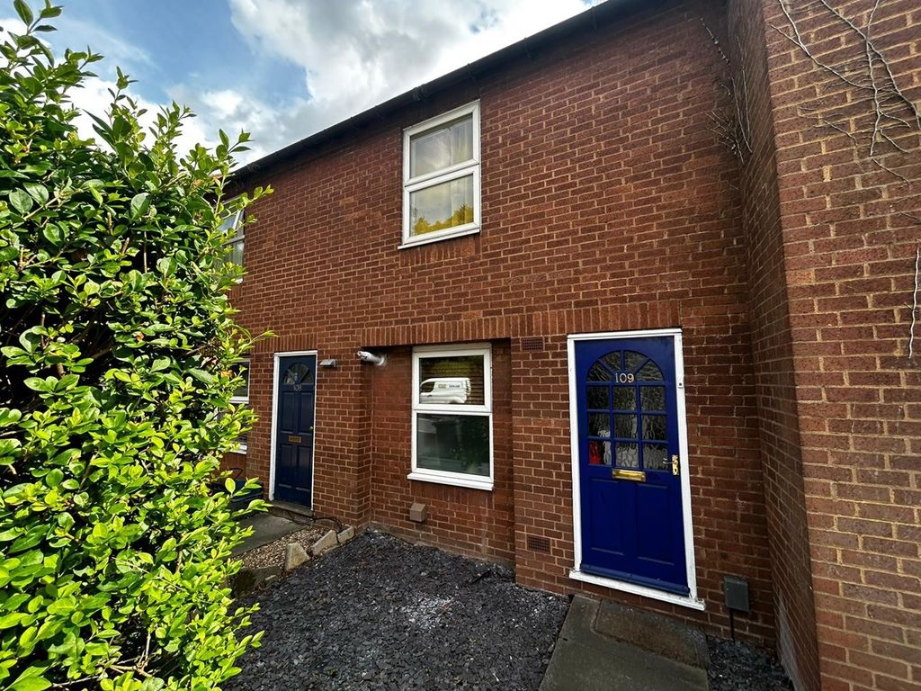 2 bed terraced house for sale in Nightingale Road, Hitchin SG5, £