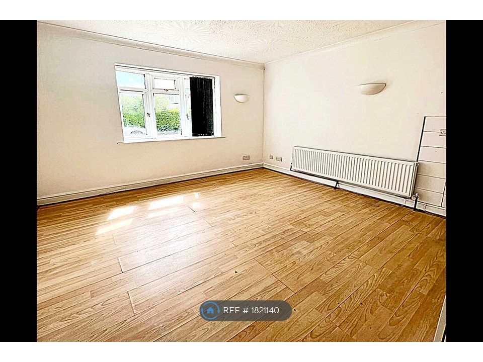 Studio to rent in Chatsworth Road, Poole BH14, £598 pcm Zoopla