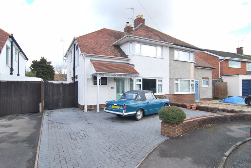 3 bed semidetached house for sale in Colebridge Avenue, Longlevens