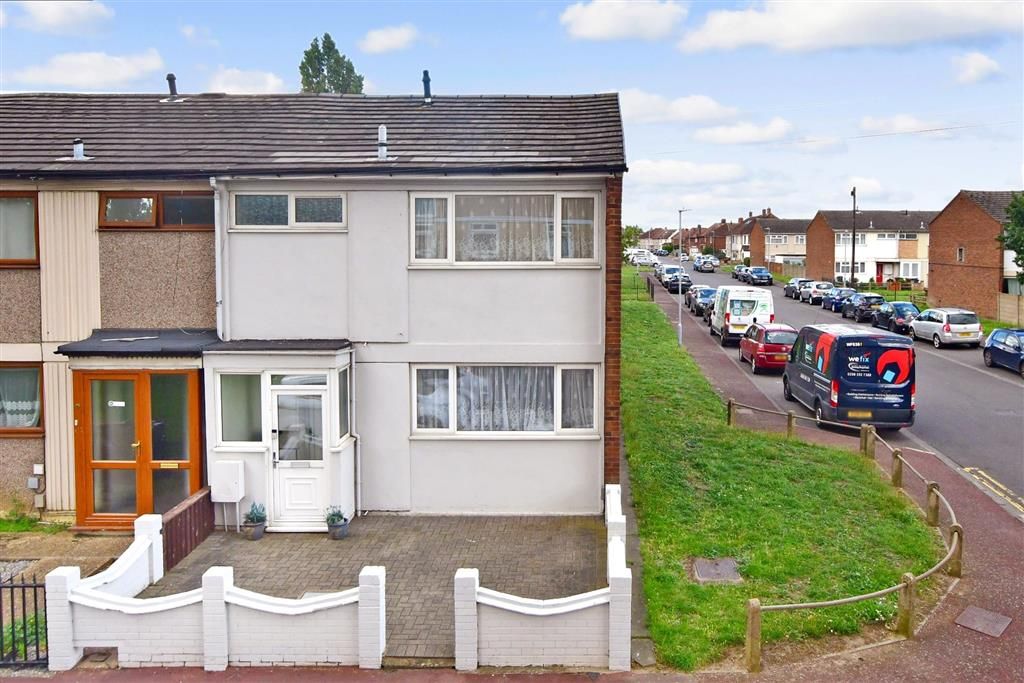 3 bed end terrace house for sale in Bell Farm Avenue, Dagenham, Essex