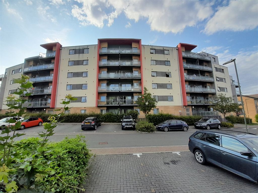1 bed flat for sale in Shetland Road, Basingstoke RG24 Zoopla