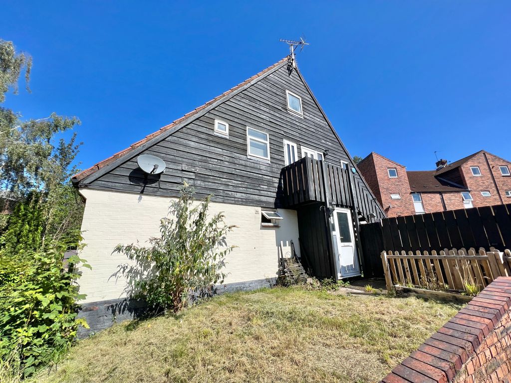 2 bed flat for sale in Pageant Drive, Aqueduct, Telford TF4, £105,000