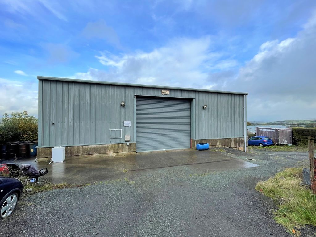 3 bed bungalow for sale in Llanllwni, Pencader SA39 Zoopla