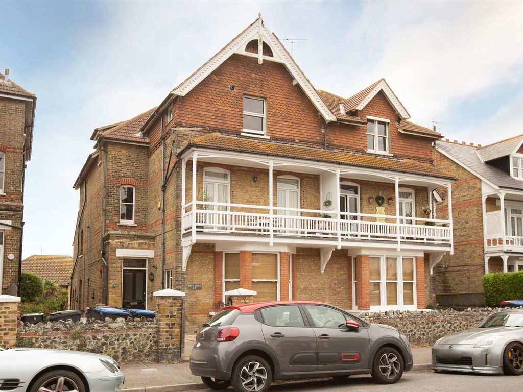 1 bed flat to rent in Roxburgh Road, WestgateOnSea CT8, £675 pcm Zoopla