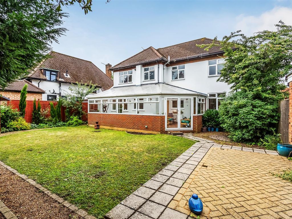 5 bed property for sale in Woodfield Lane, Ashtead KT21, £1,200,000