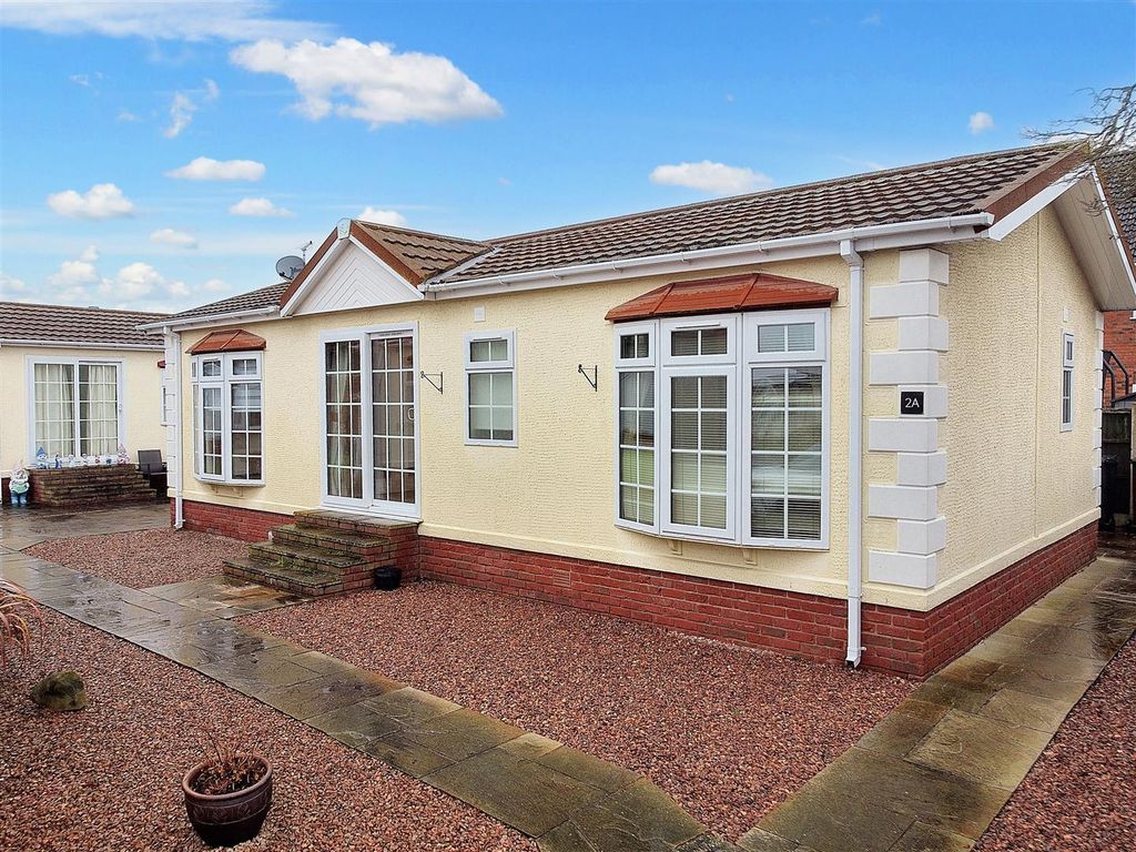 2 bed mobile/park home for sale in Mayfield Park, Draycott Road