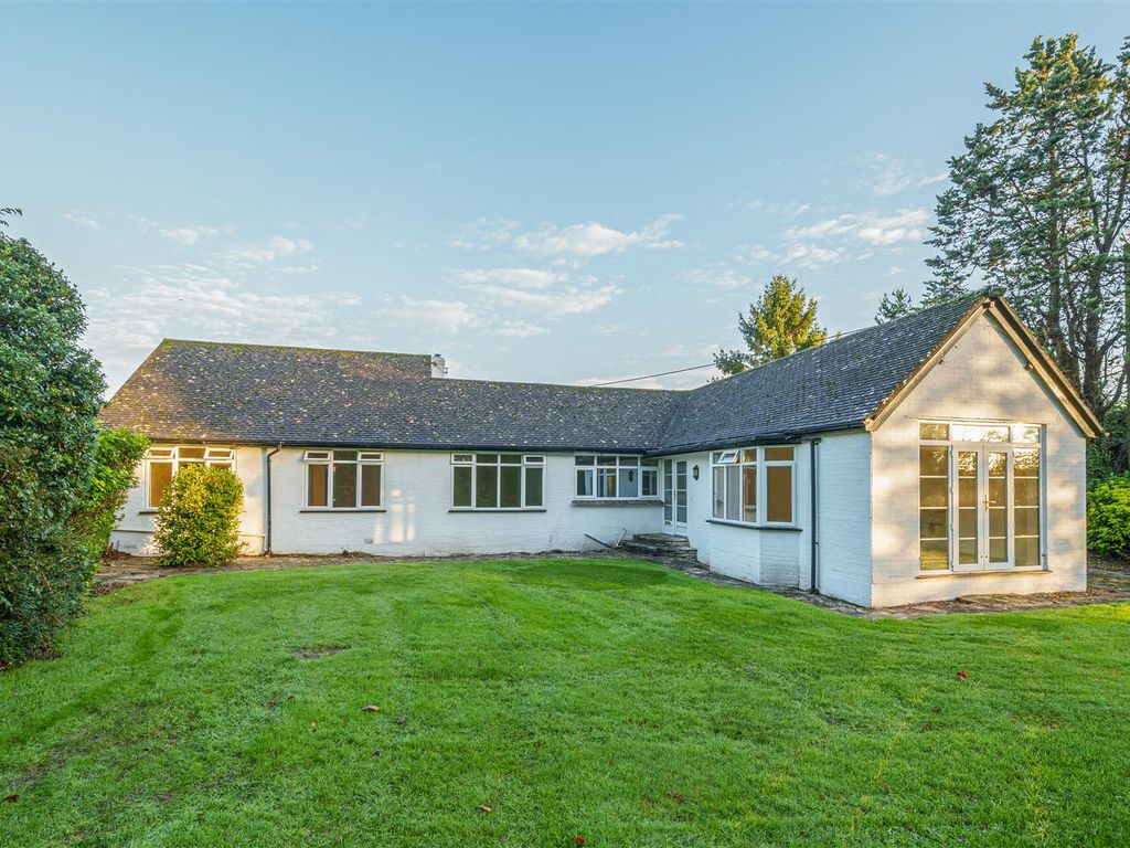 3 bed bungalow for sale in Duck Street, Winterborne Kingston, Blandford