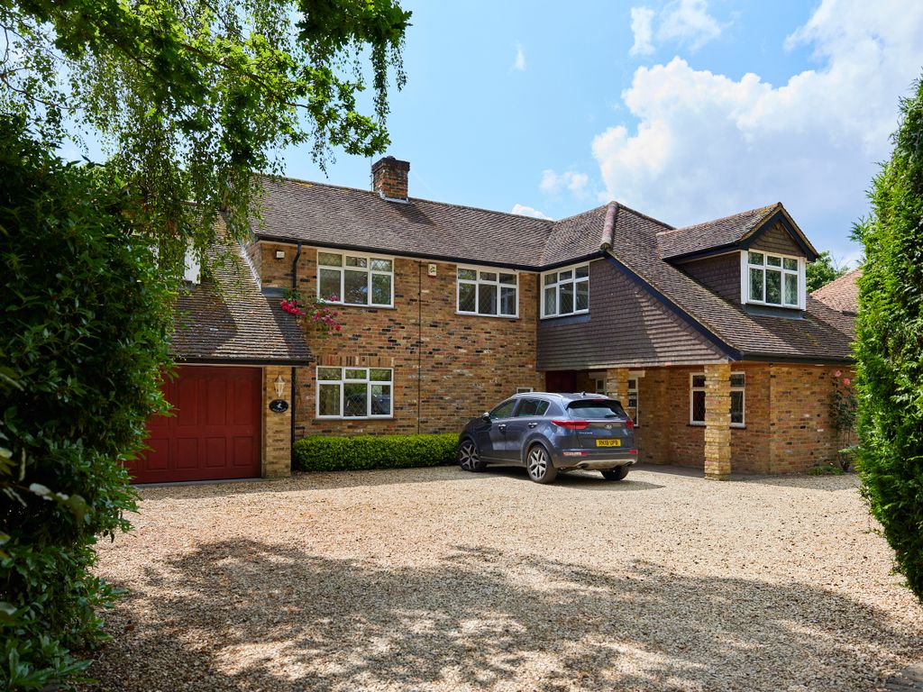 4 bed detached house for sale in Chiltern Hill, Gerrards Cross SL9, £