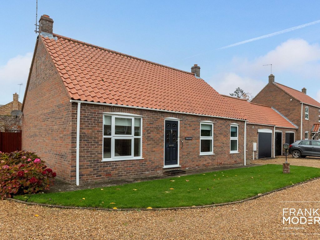 3 bed detached bungalow for sale in Manor Gardens, Crowland PE6, £300,000 Zoopla