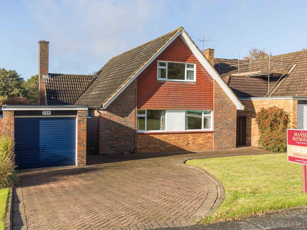 4 bed detached house for sale in Buckswood Drive, Crawley RH11, £