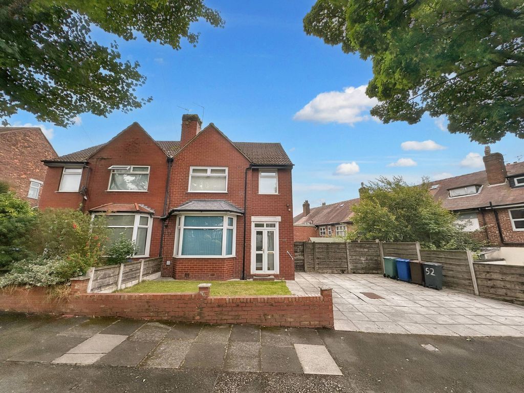 3 bed semidetached house for sale in Polefield Road, Prestwich M25, £