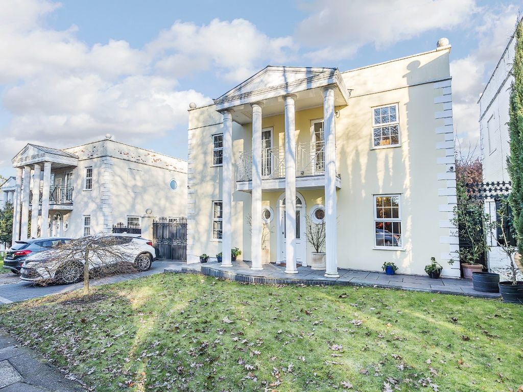 4 bed detached house for sale in Sunset Avenue, Woodford Green IG8, £