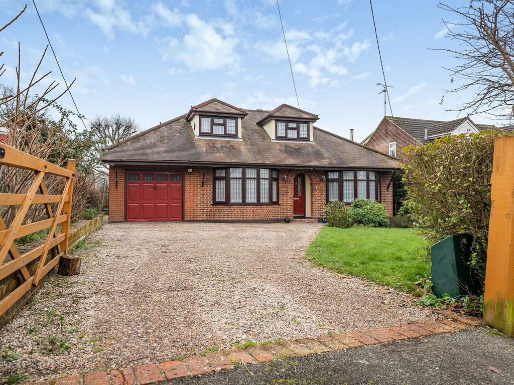 3 bed detached bungalow for sale in Church End Lane, Runwell Wickford
