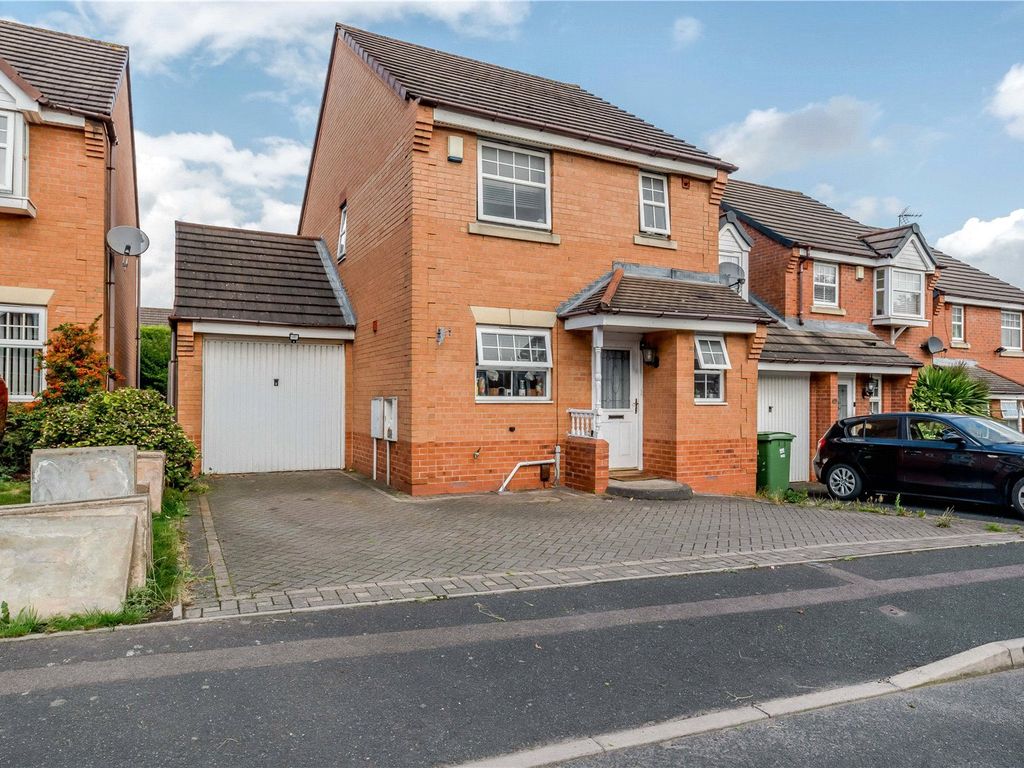 3 bed detached house for sale in Alderley Crescent, Walsall, West