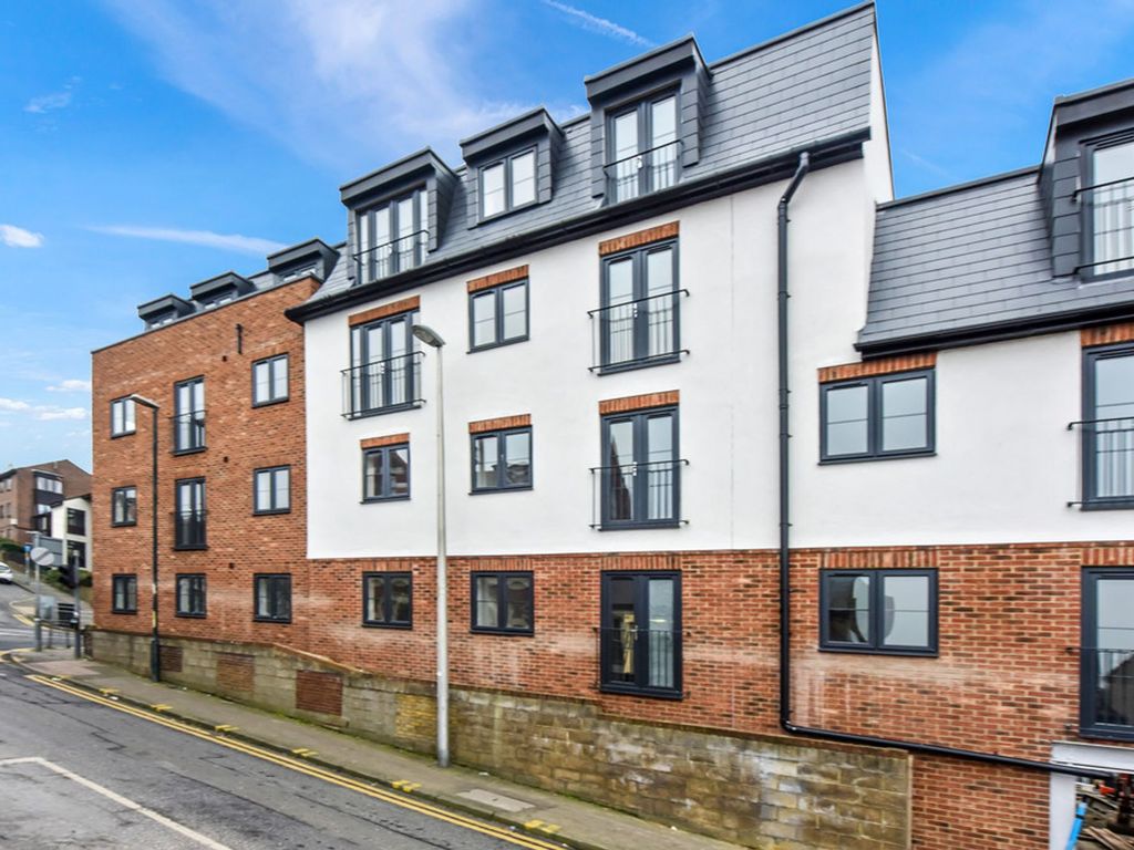 1 bed flat to rent in Luton Road, Harnam Court ME4, £950 pcm Zoopla