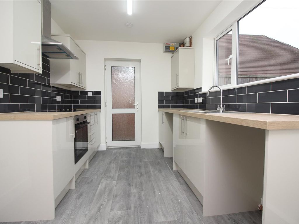 3 bed bungalow to rent in Island Road, Sturry, Canterbury CT2, £1,300 pcm Zoopla