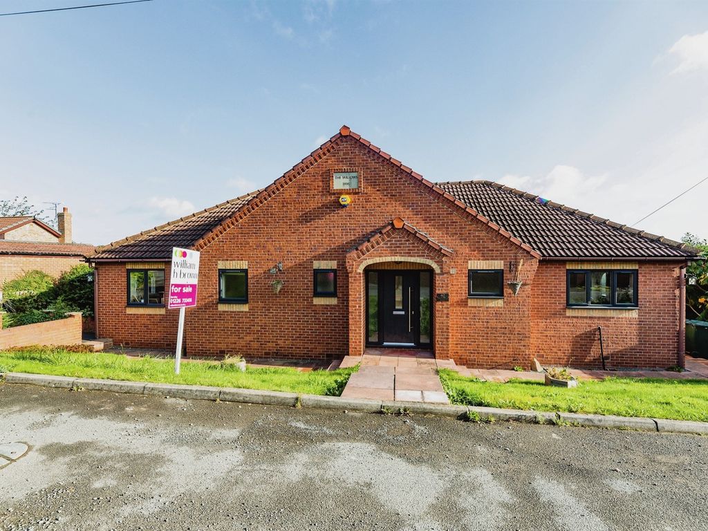 4 bed detached bungalow for sale in Rimington Road, Wombwell, Barnsley