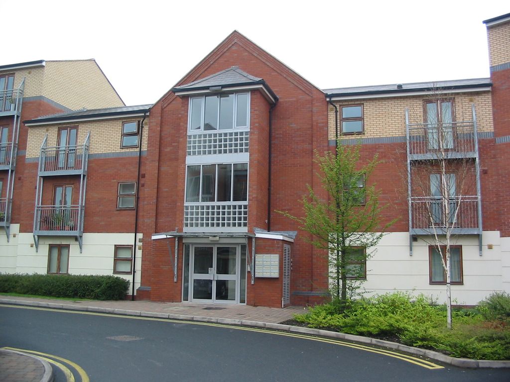 2 bed flat to rent in Consort Place, Albert Road B79, £750 pcm Zoopla