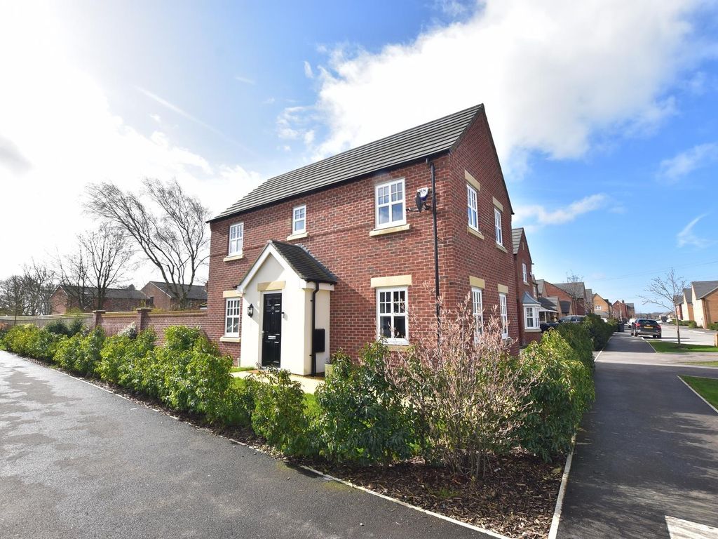 3 bed detached house for sale in Redwood Drive, Cottam, Preston PR4