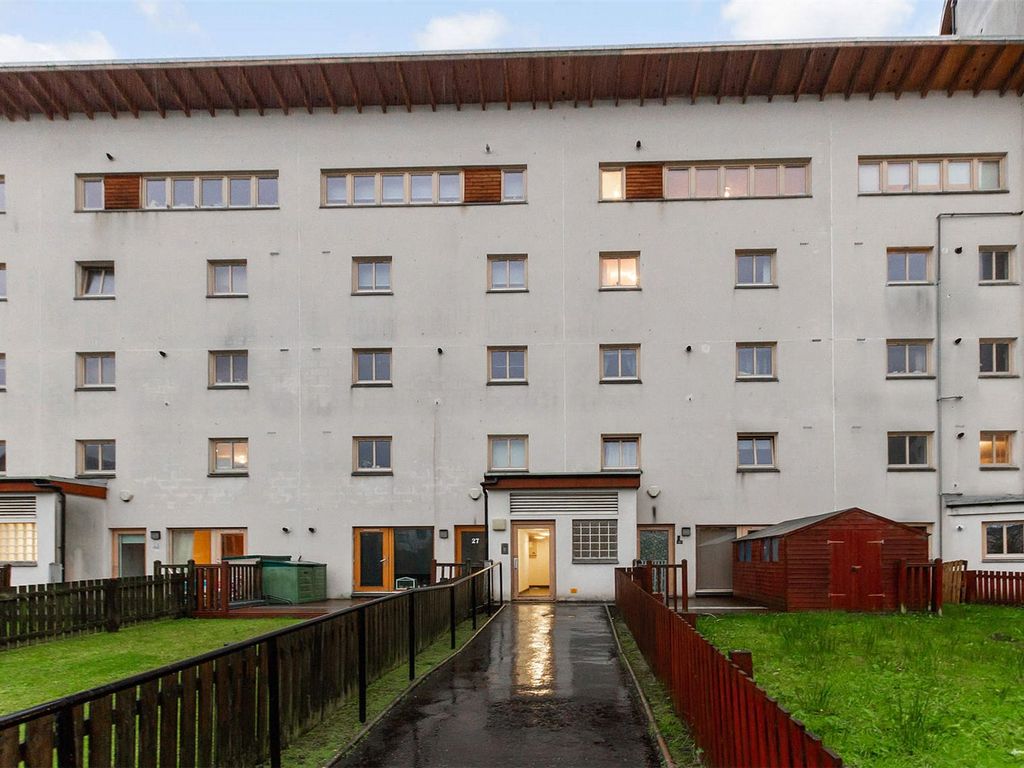 3 bed flat for sale in Lochburn Gate, Maryhill, Glasgow G20, £145,000