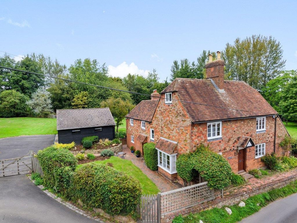 4 bed detached house for sale in Fairbourne Lane, Harrietsham