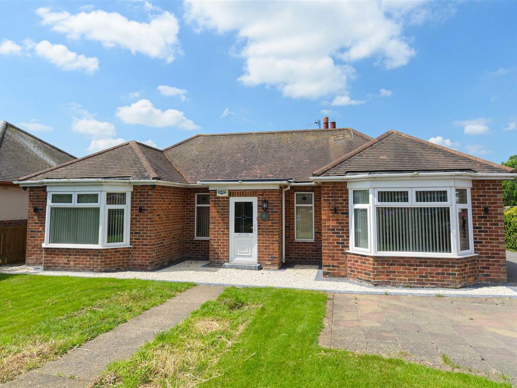 3 bed detached bungalow for sale in Hollym Road, Withernsea HU19, £