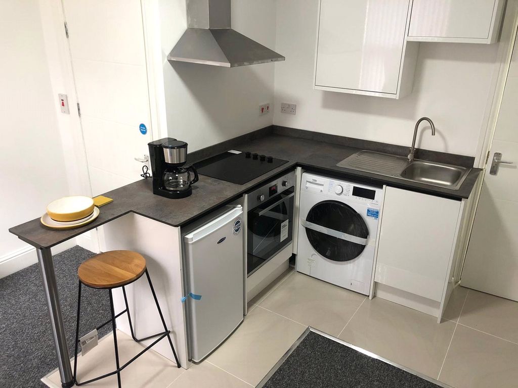 Studio to rent in Bewdley Road, Kidderminster DY11, £450 pcm Zoopla