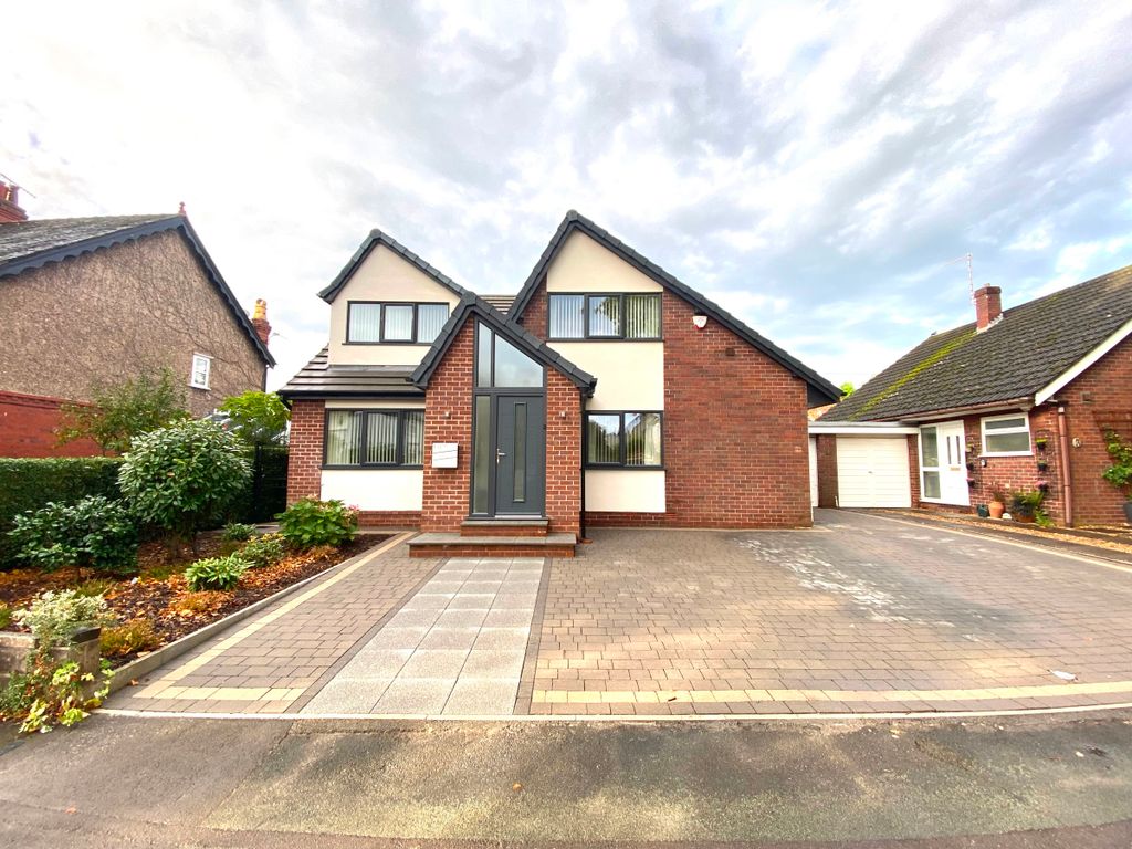 4 bed detached house for sale in Greenfields Drive, Alsager, StokeOn