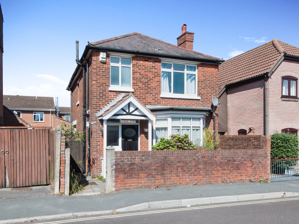 3 bed detached house for sale in Mordaunt Road, Inner Avenue