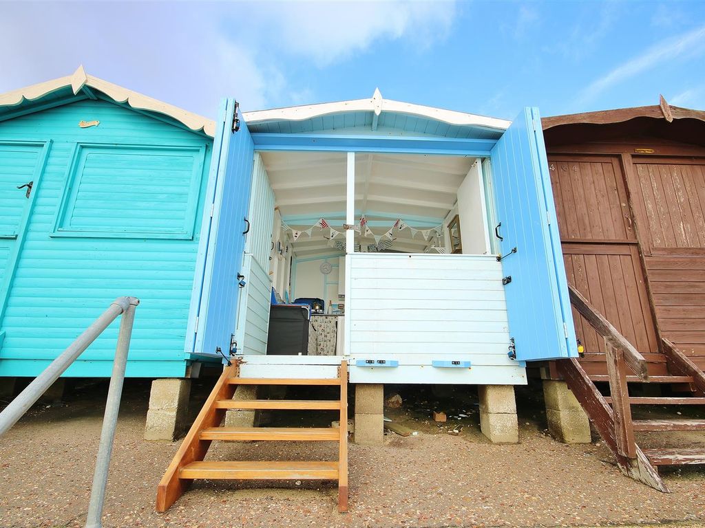 Property for sale in The Esplanade, FrintonOnSea CO13 Zoopla