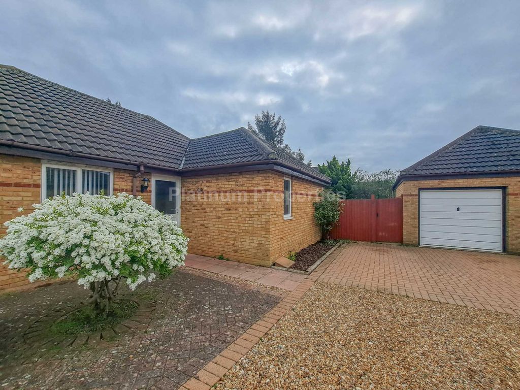 4 bed detached bungalow to rent in Fordham Road, Soham CB7 Zoopla
