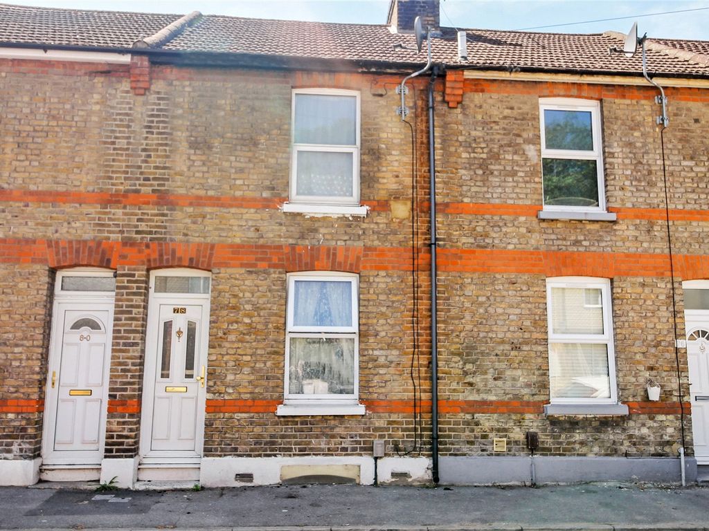 3 bed terraced house for sale in Beacon Road, Chatham, Kent ME5 Zoopla