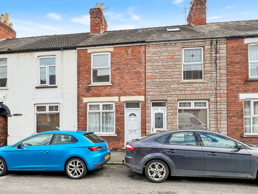 2 bed terraced house for sale in Alexandra Road, Grantham NG31, £