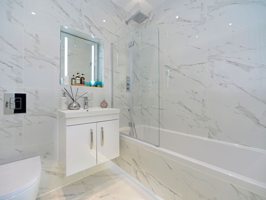 1 bed flat for sale in Catteshall Lane, Godalming GU7, £199,950 Zoopla