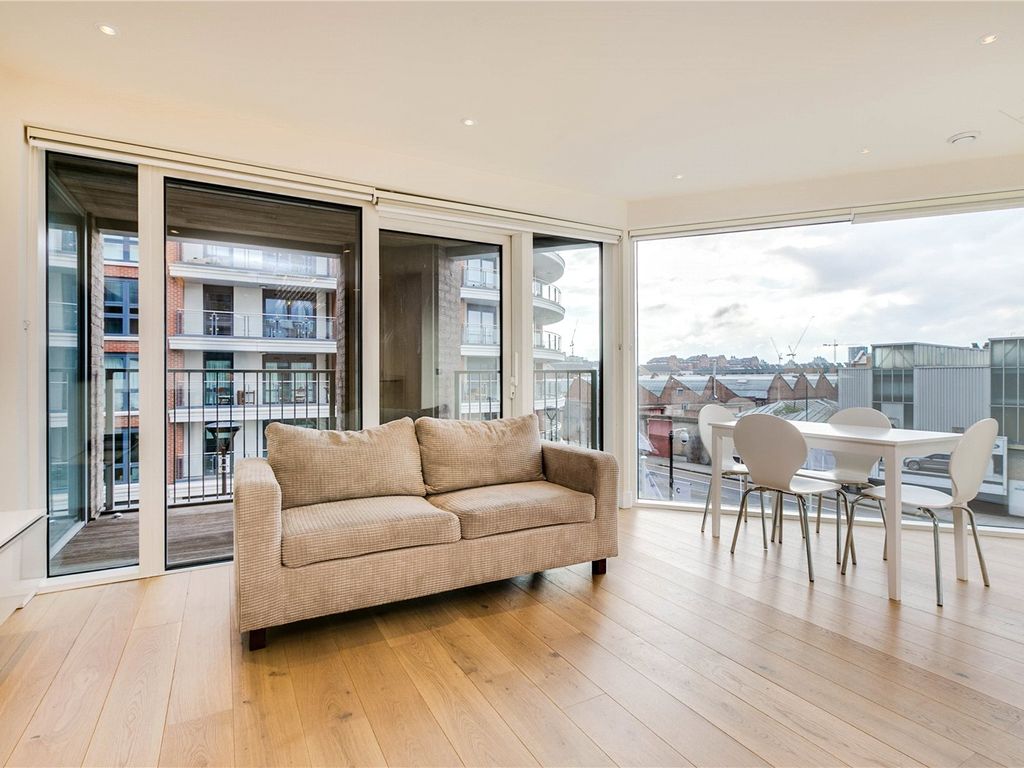 2 bed flat to rent in Dockside House, 4 Park Street, London SW6, £3,467