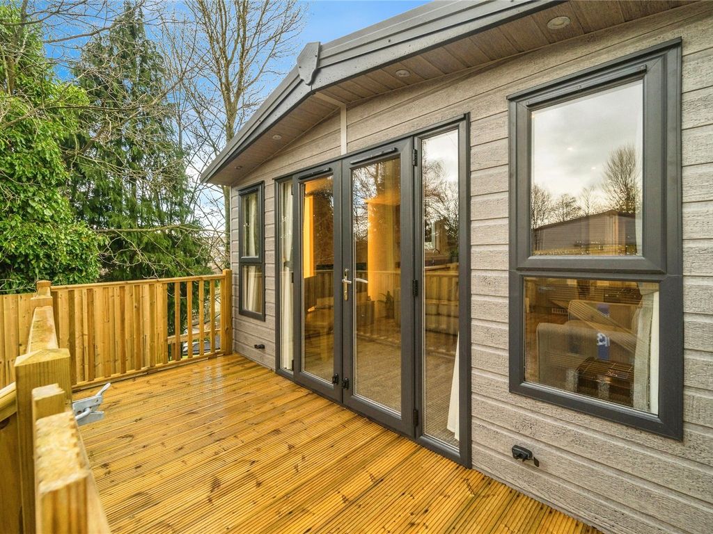 2 bed detached house for sale in Lenches Road, Colne, Lancashire BB8, £