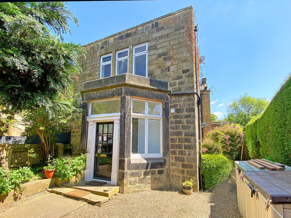 2 bed flat for sale in Christ Church Oval, Harrogate HG1 Zoopla