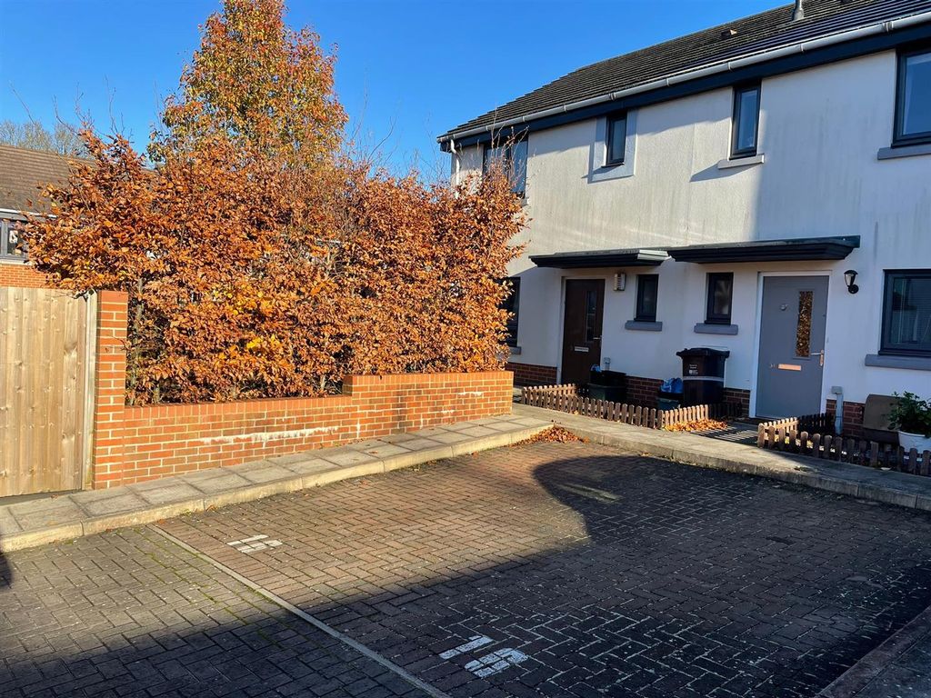 3 bed end terrace house for sale in Alfred Crescent, Shepton Mallet BA4