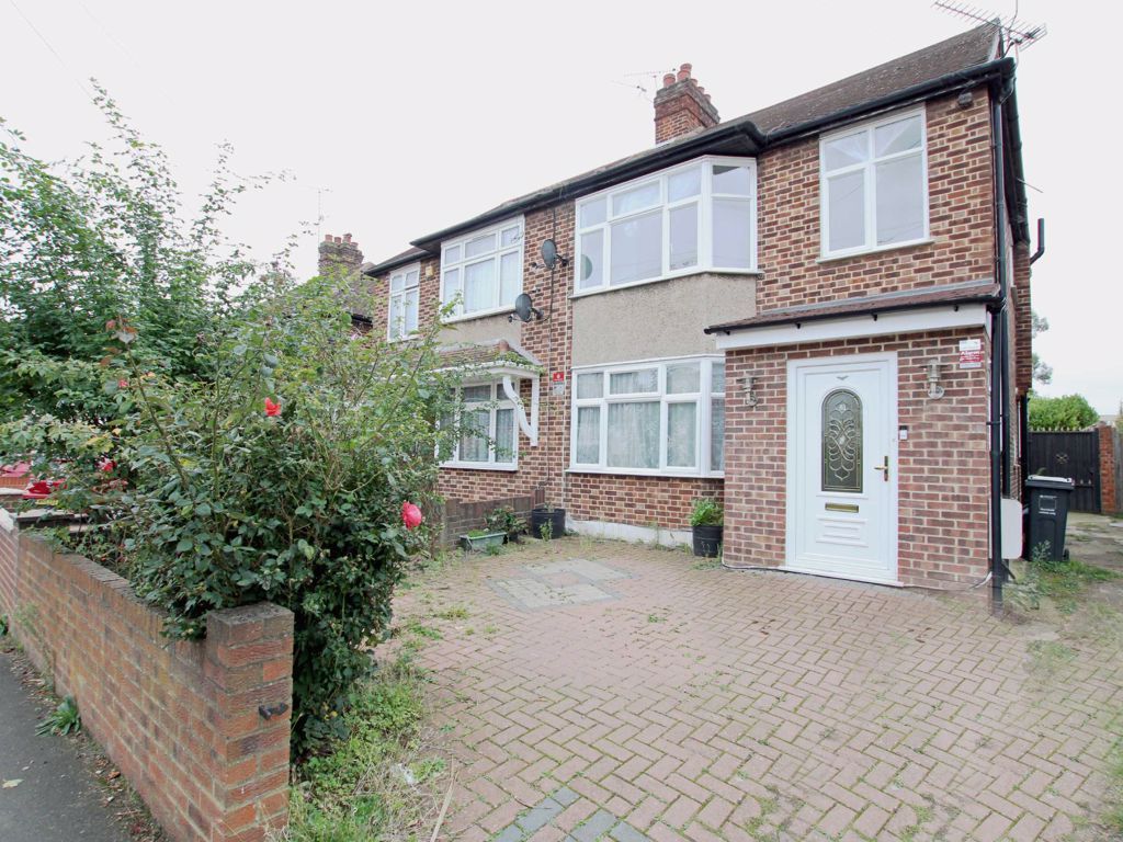 4 bed semidetached house to rent in Worton Way, Hounslow TW3 Zoopla