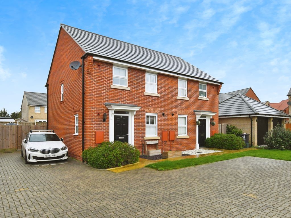 2 bed semidetached house for sale in Harris Street, BurnhamOnCrouch
