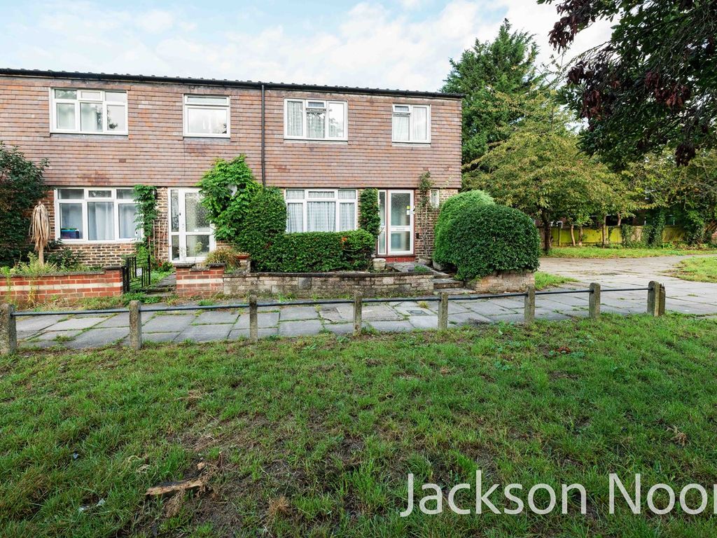 3 bed end terrace house for sale in Cumberland Close, Epsom KT19, £