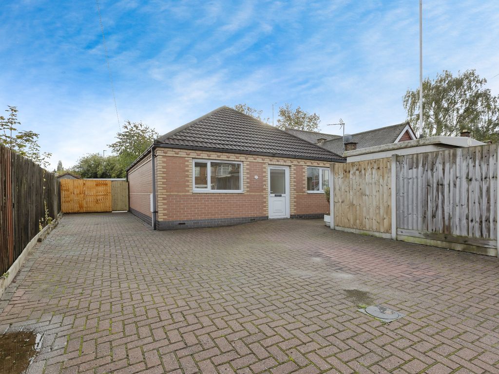 2 bed bungalow for sale in Melton Road, Thurmaston, Leicester, Leicestershire LE4, £240,000 Zoopla