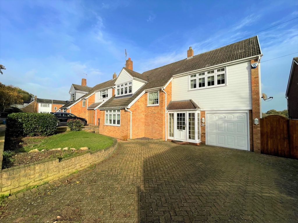 4 bed property to rent in Watermill Lane, Hertford SG14 Zoopla