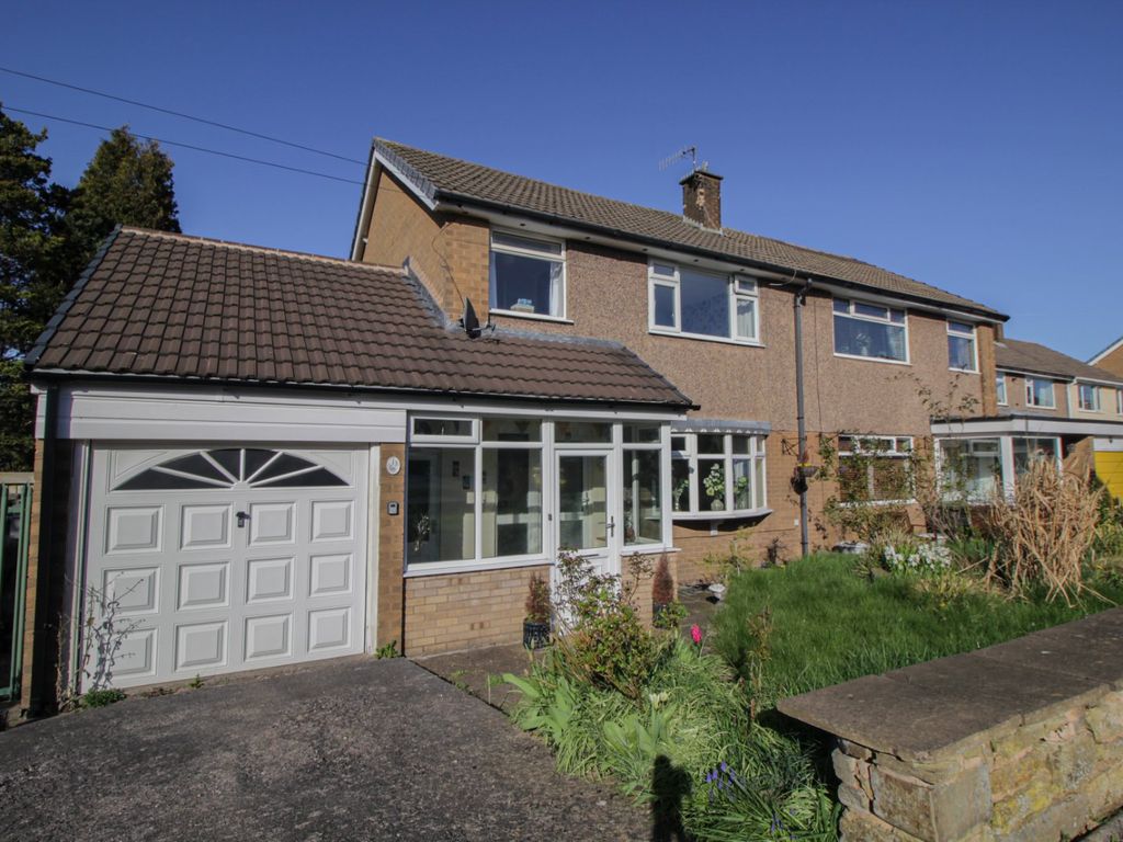 3 bed semidetached house for sale in Bowland Road, Glossop, Derbyshire