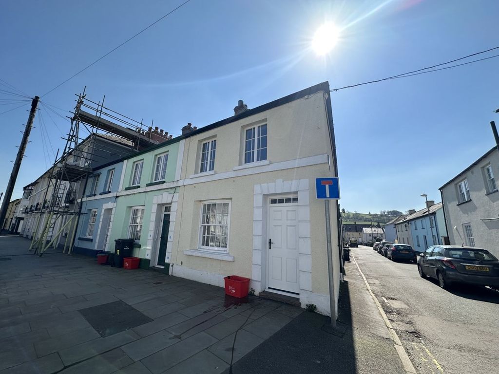 2 bed end terrace house to rent in Charles Street, Brecon LD3 Zoopla