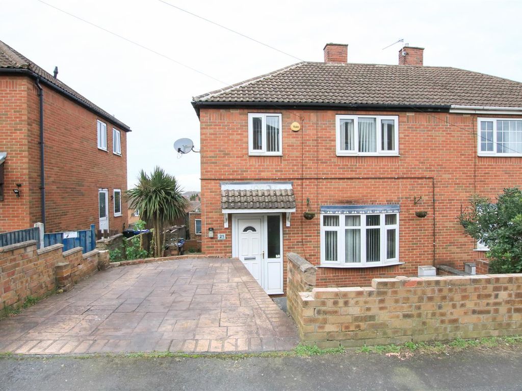 3 bed semidetached house for sale in High Road, Edlington, Doncaster