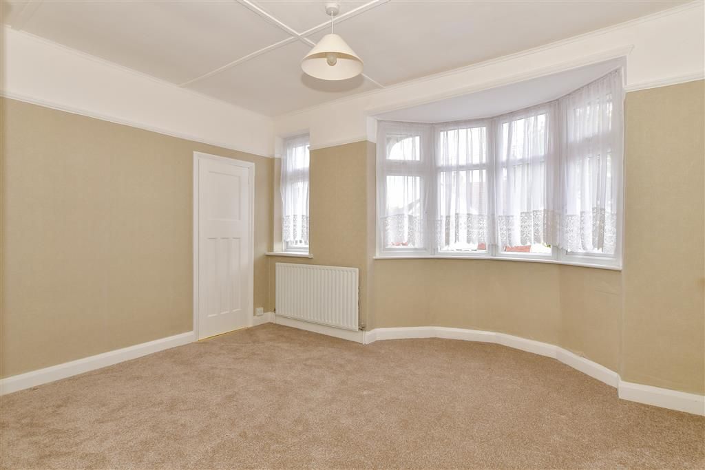4 bed end terrace house for sale in Northumberland Avenue, Welling