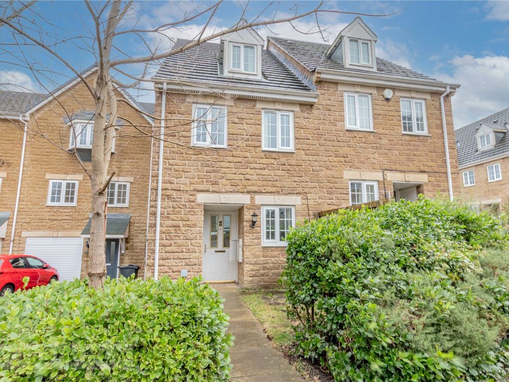 3 bed semidetached house for sale in Wood View, Deighton, Huddersfield