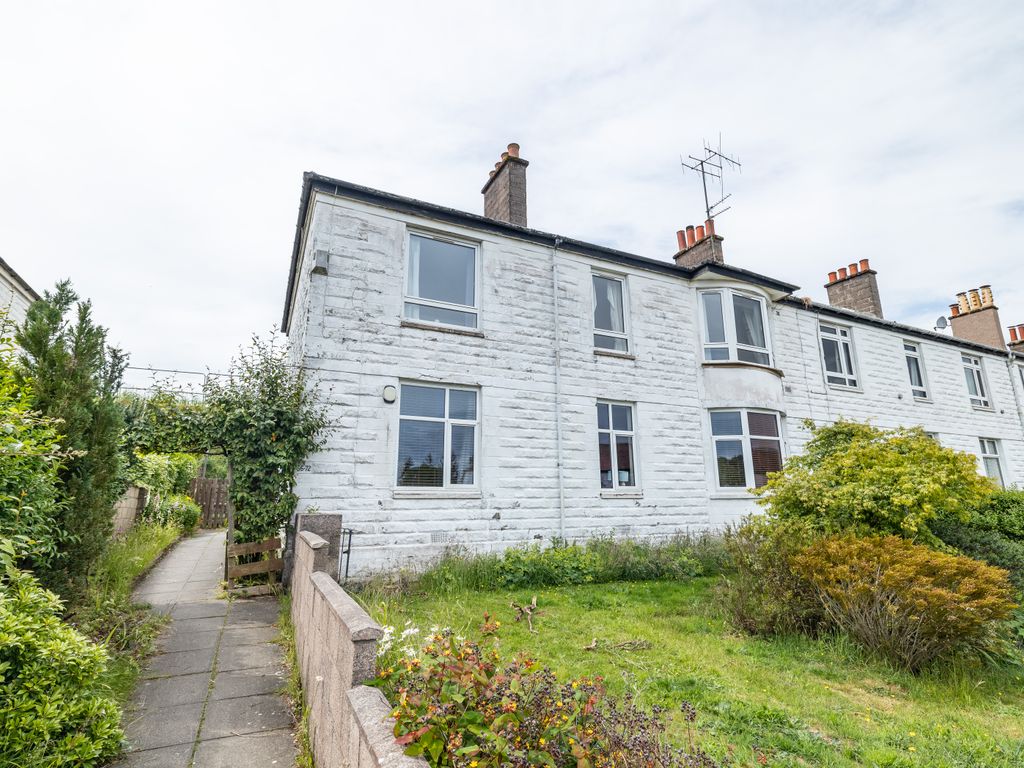 3 bed flat for sale in Mains Drive, Dundee DD4, £125,000 Zoopla