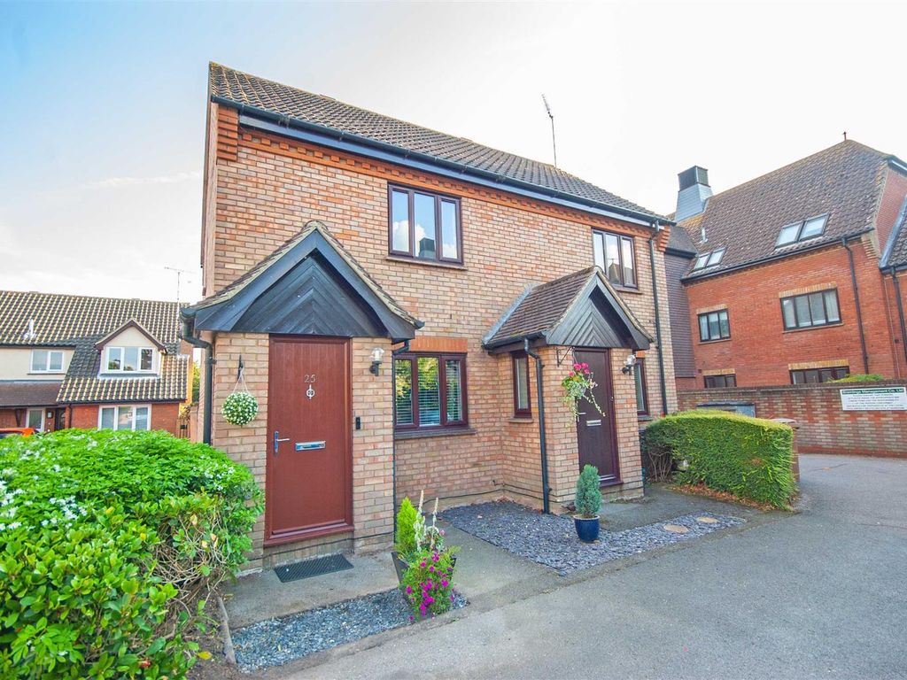 Fawkner Close, Chelmer Village, Chelmsford CM2  